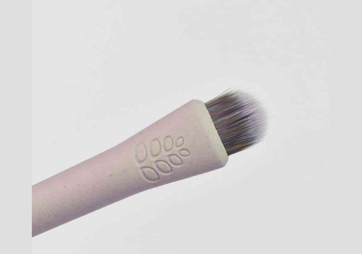 BETER | Pincel Sombreador de Precisión Natural Fiber - InternationalCosmetic