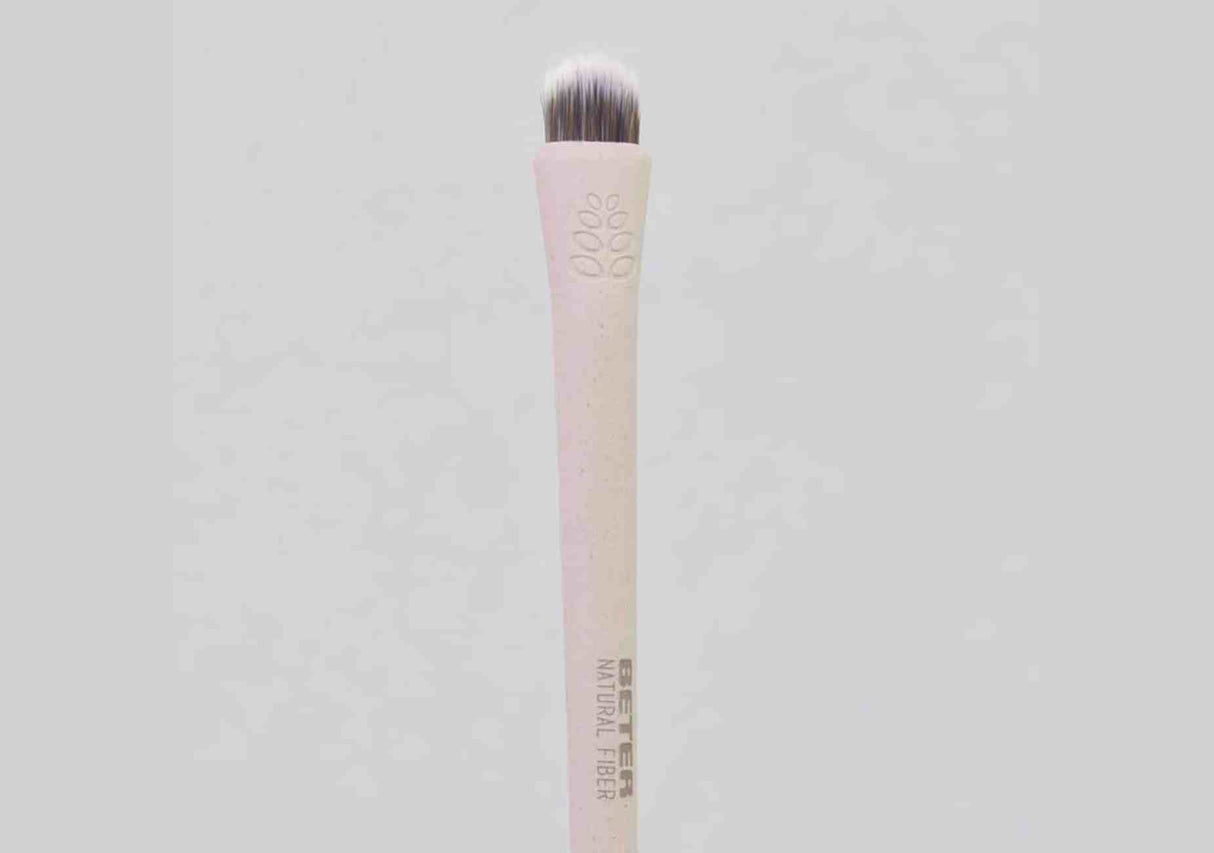 BETER | Pincel Sombreador de Precisión Natural Fiber - InternationalCosmetic