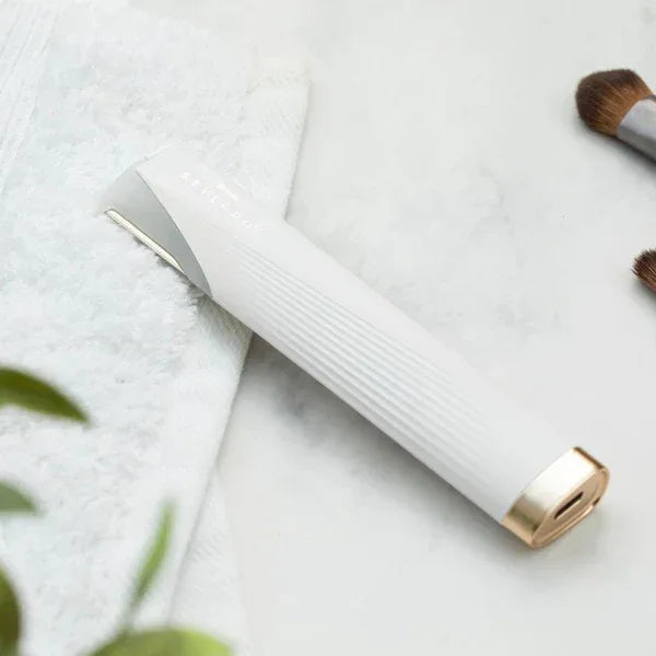STYLPRO | 2-in-1 Light Up Sonic Dermaplane - InternationalCosmetic